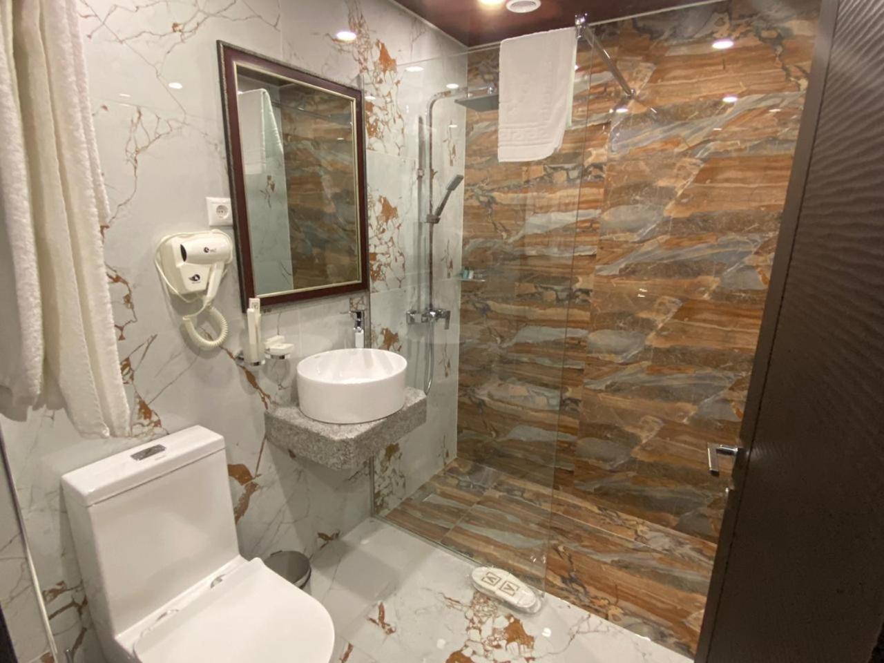 Vg Hotel Jerevan Eksteriør bilde